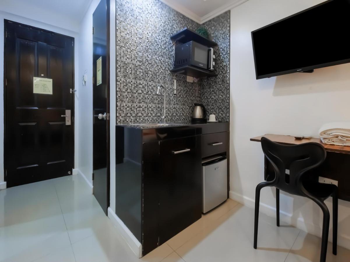 Capital O 860 Nest Nano Makati Makati City